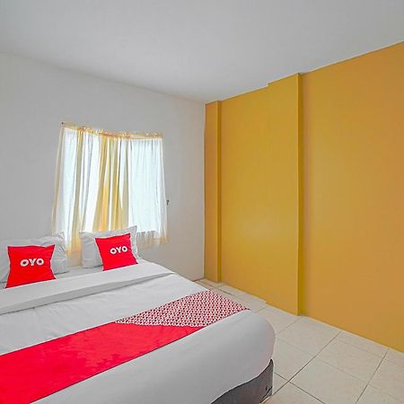 Oyo 90637 Rumah Ni Karo Medan Extérieur photo