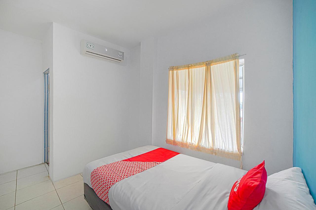 Oyo 90637 Rumah Ni Karo Medan Extérieur photo