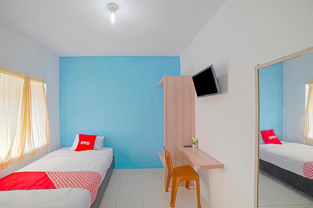 Oyo 90637 Rumah Ni Karo Medan Extérieur photo
