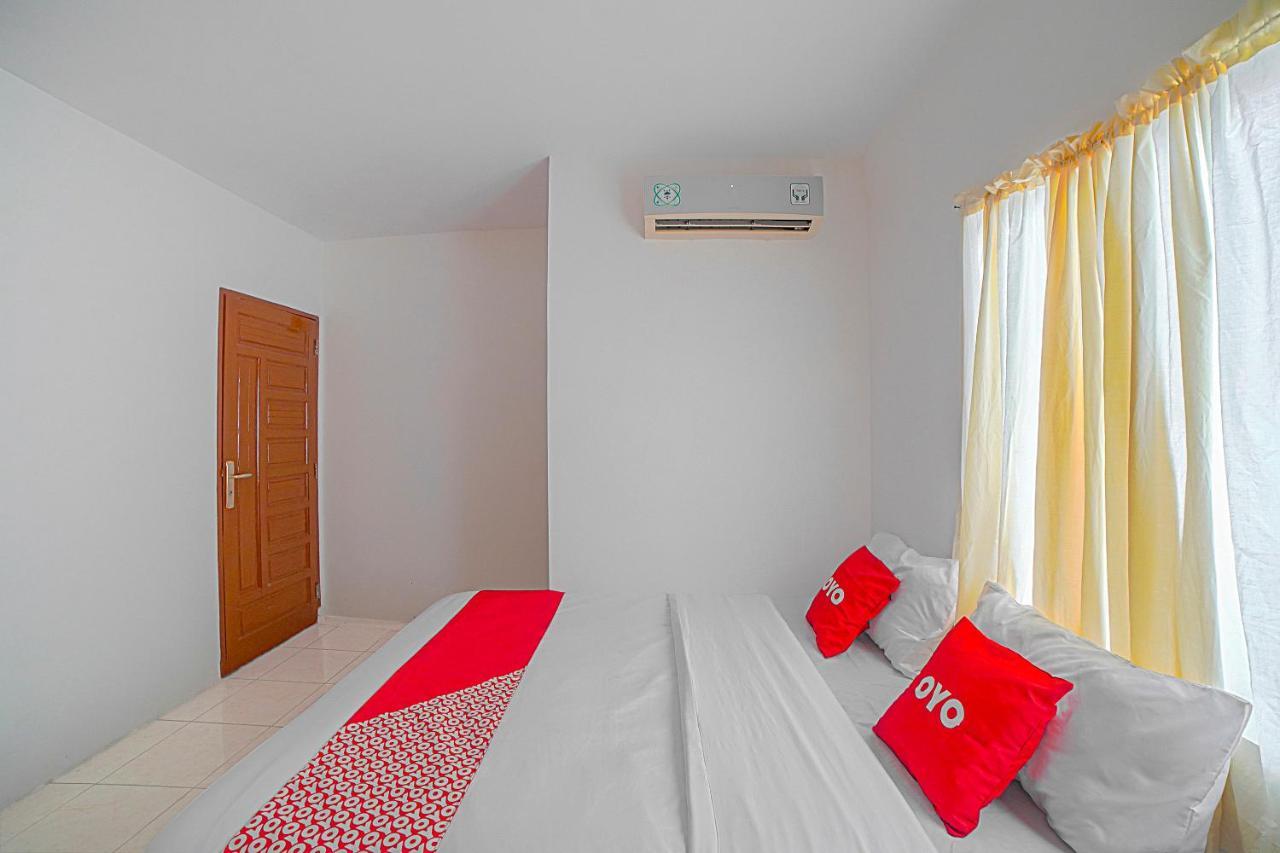 Oyo 90637 Rumah Ni Karo Medan Extérieur photo