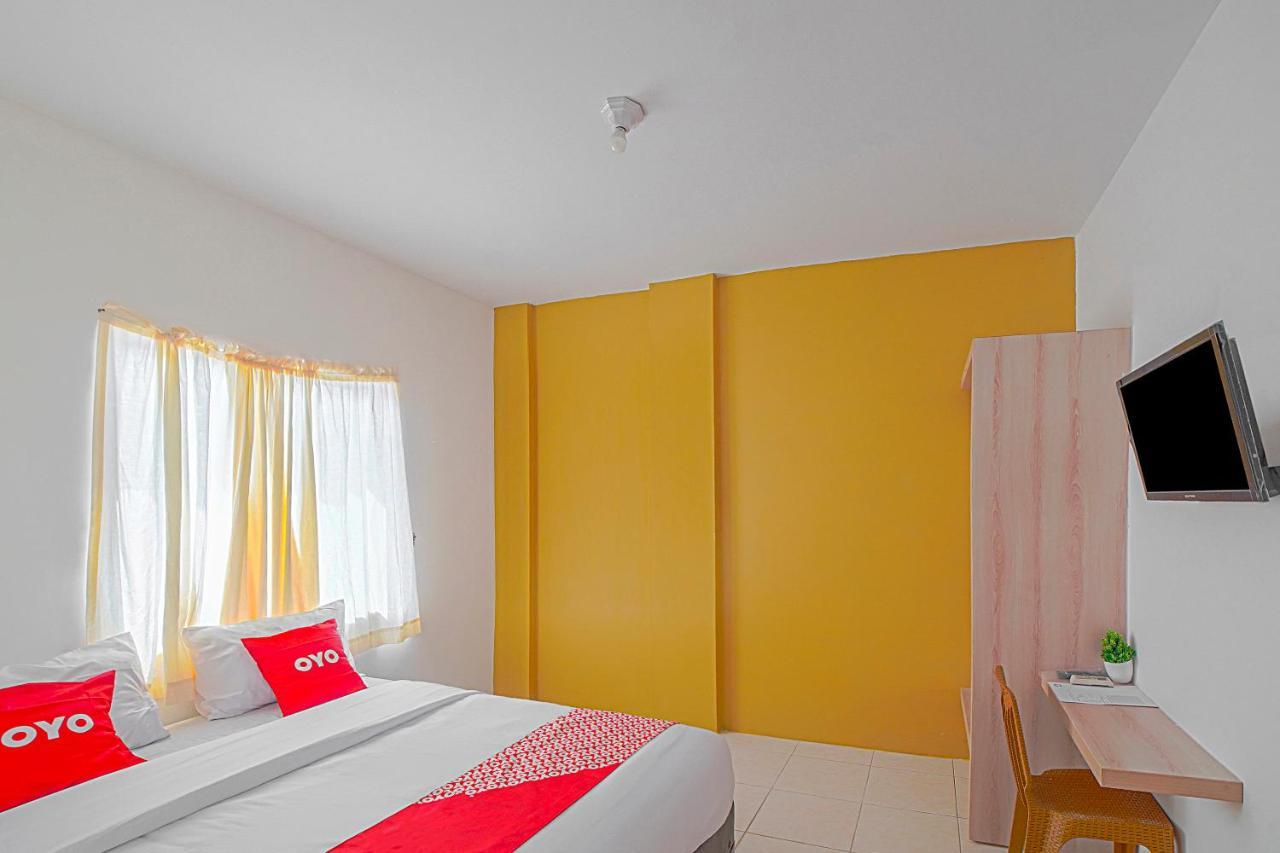 Oyo 90637 Rumah Ni Karo Medan Extérieur photo