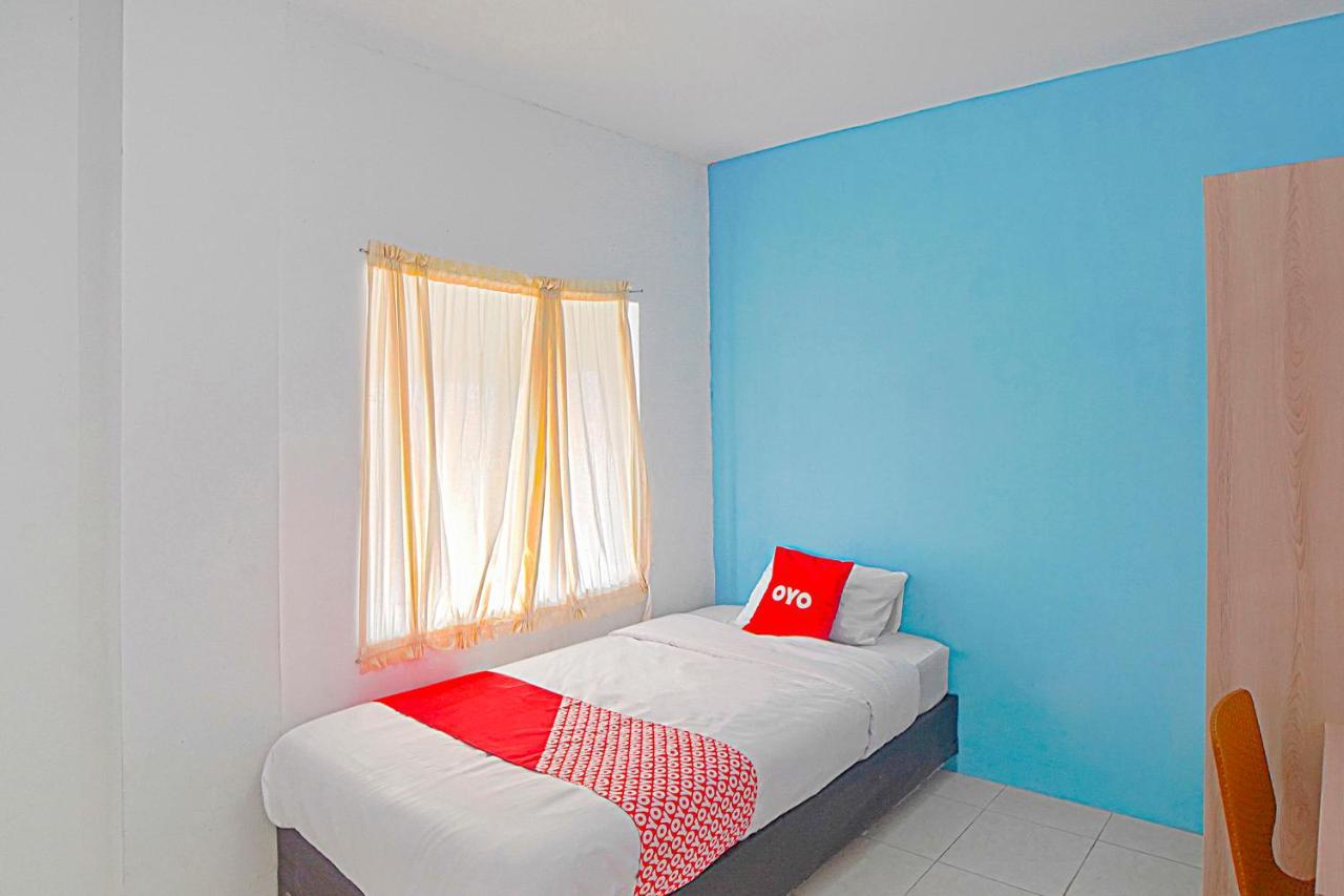 Oyo 90637 Rumah Ni Karo Medan Extérieur photo
