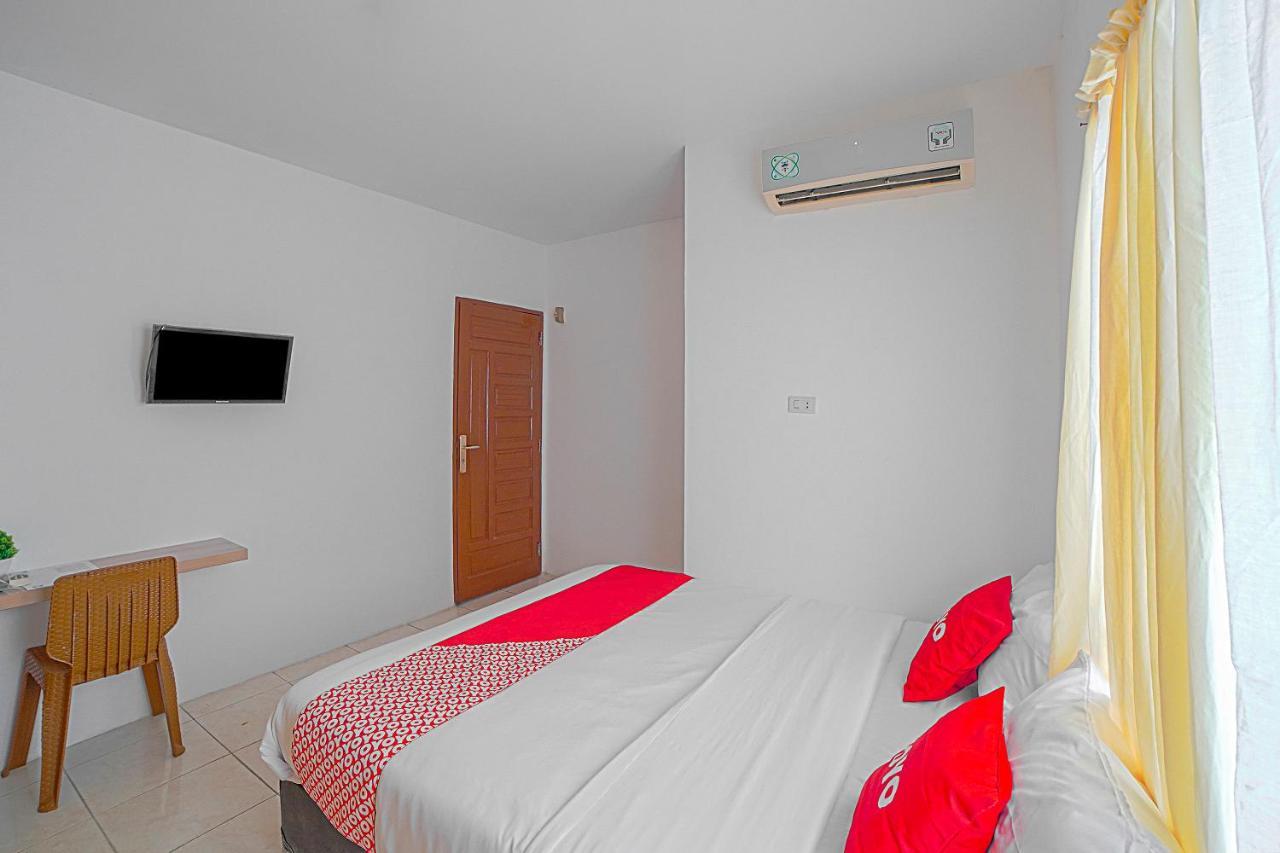 Oyo 90637 Rumah Ni Karo Medan Extérieur photo