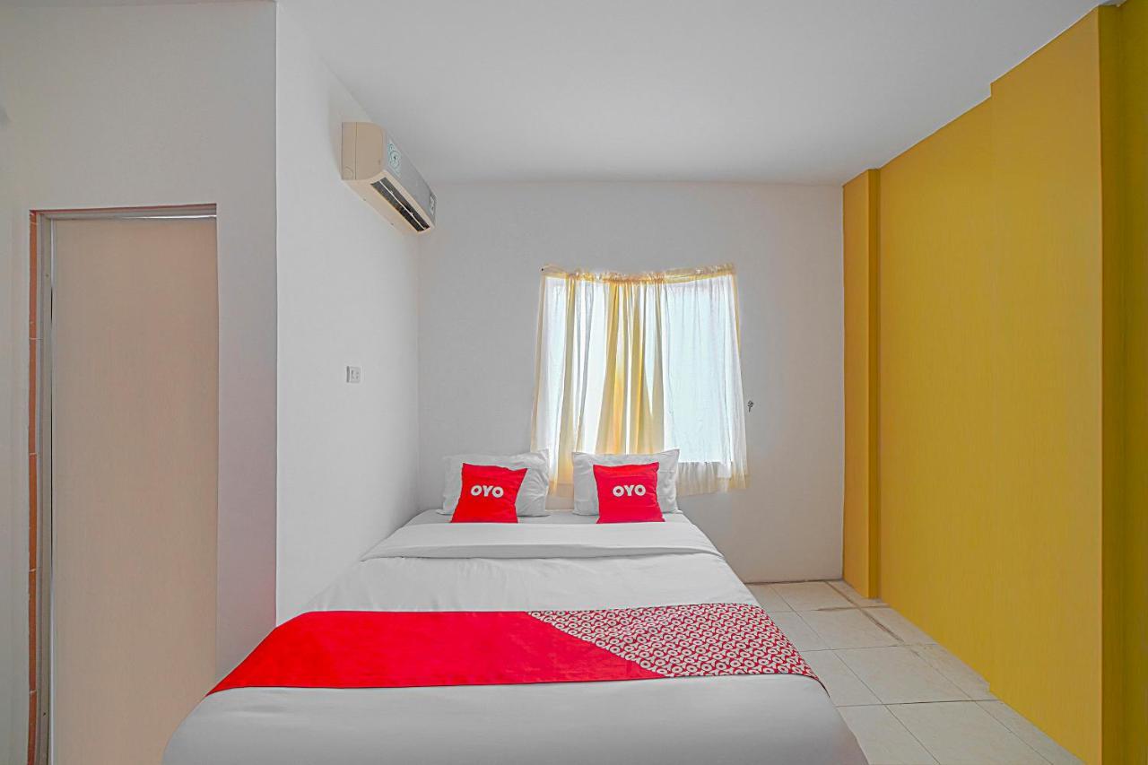 Oyo 90637 Rumah Ni Karo Medan Extérieur photo