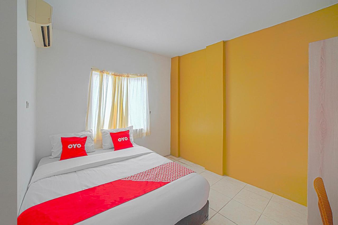 Oyo 90637 Rumah Ni Karo Medan Extérieur photo