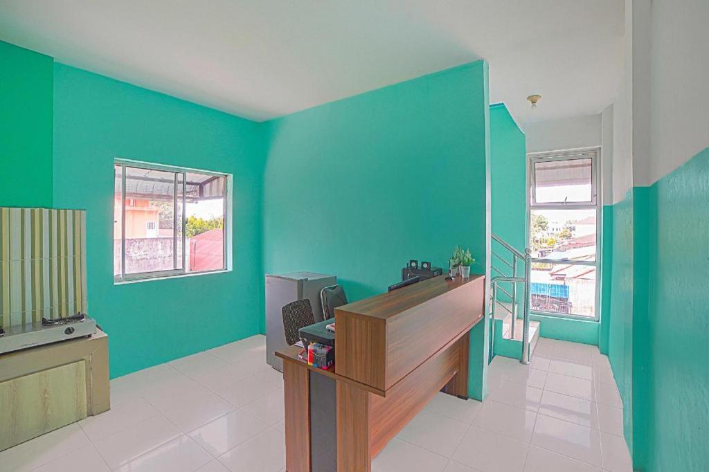 Oyo 90637 Rumah Ni Karo Medan Extérieur photo